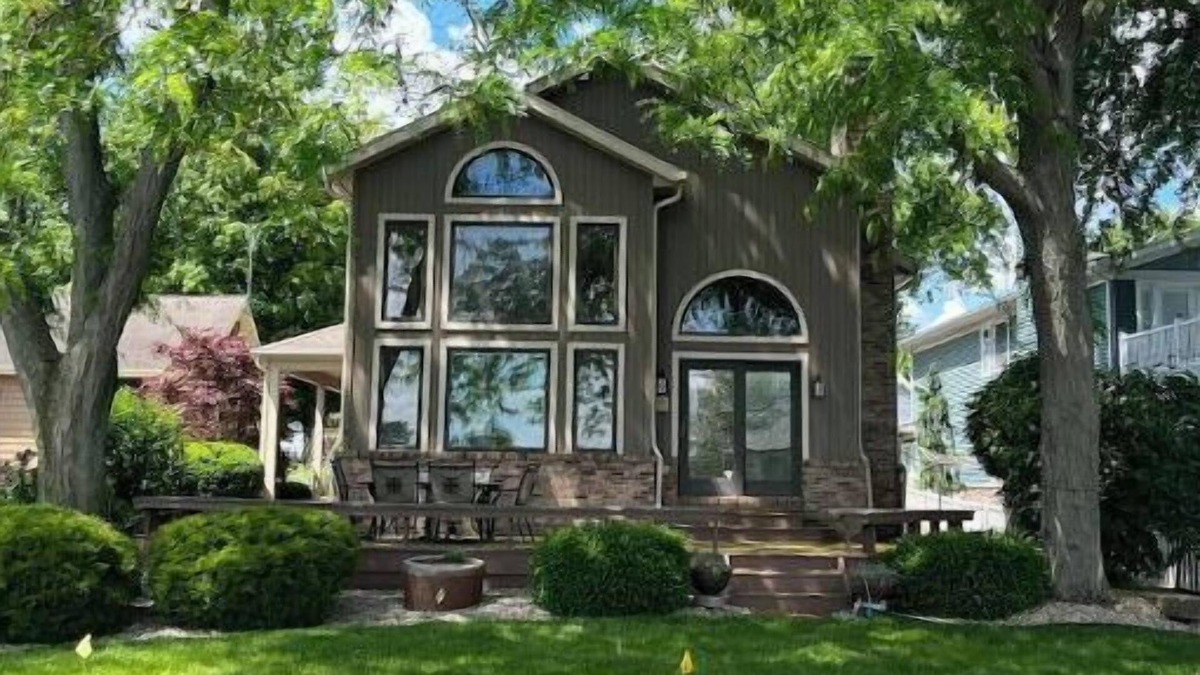 Enchanted Hills House | Stunning Lakeside Retreat!