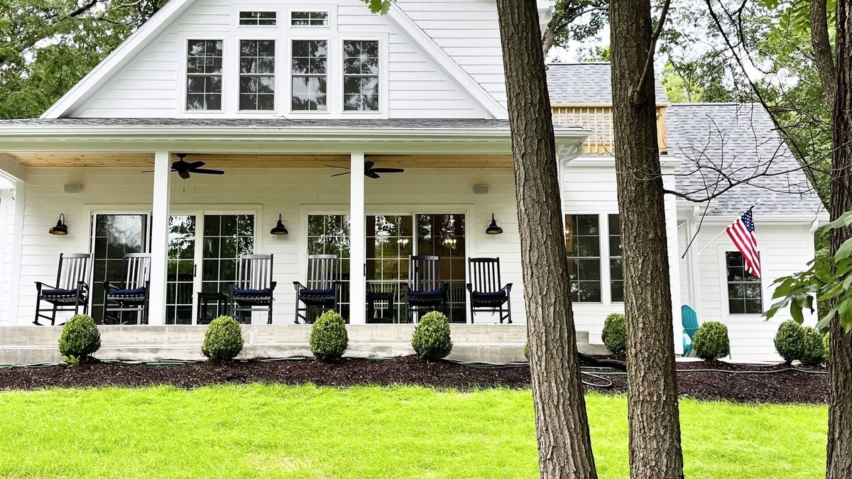 Delavan Lake House | Stunning Lakeside Retreat: Delavan Lake Home w/Lake Views & Private Lake Access