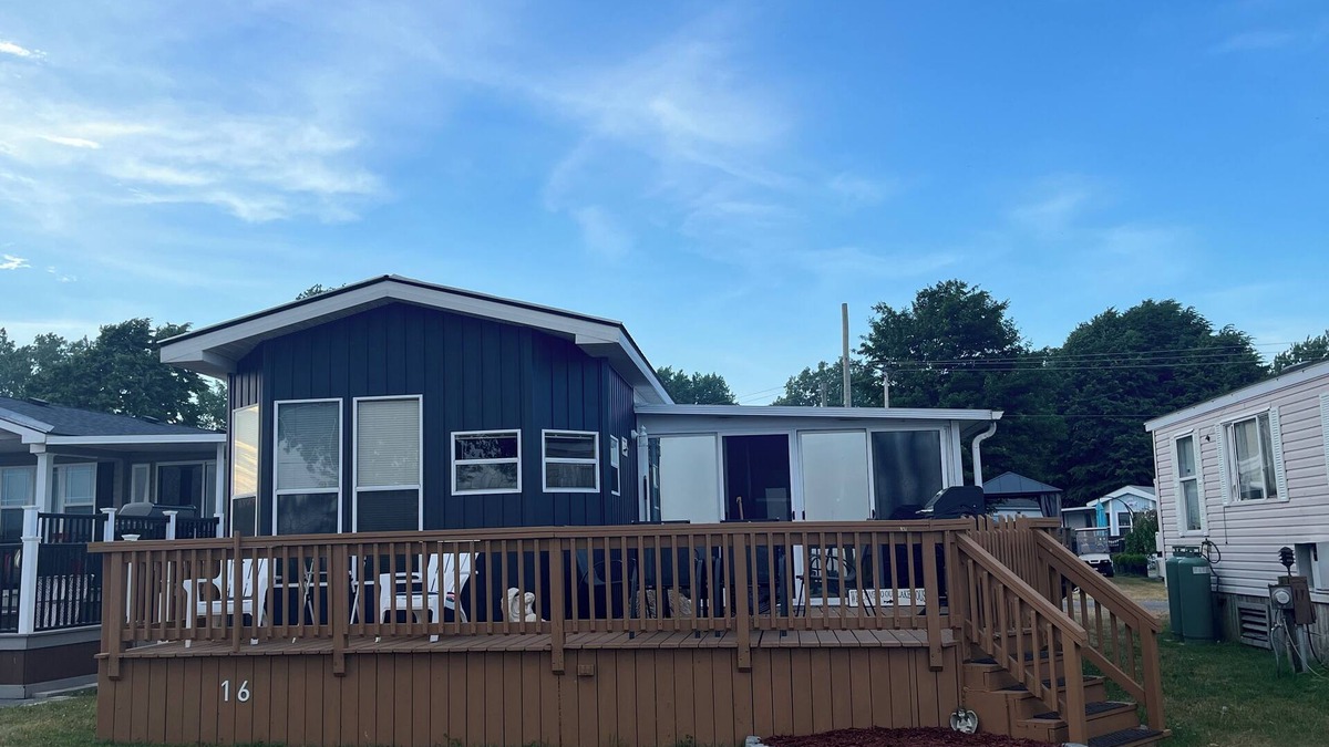 Sherkston Cottage | Stunning Lakeview Cottage @Sherkston Shores Resort and Camp ground.