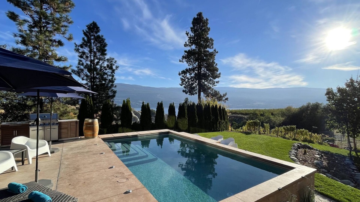Okanagan-Similkameen House | Stunning Lakeview Vineyard with Private Pool