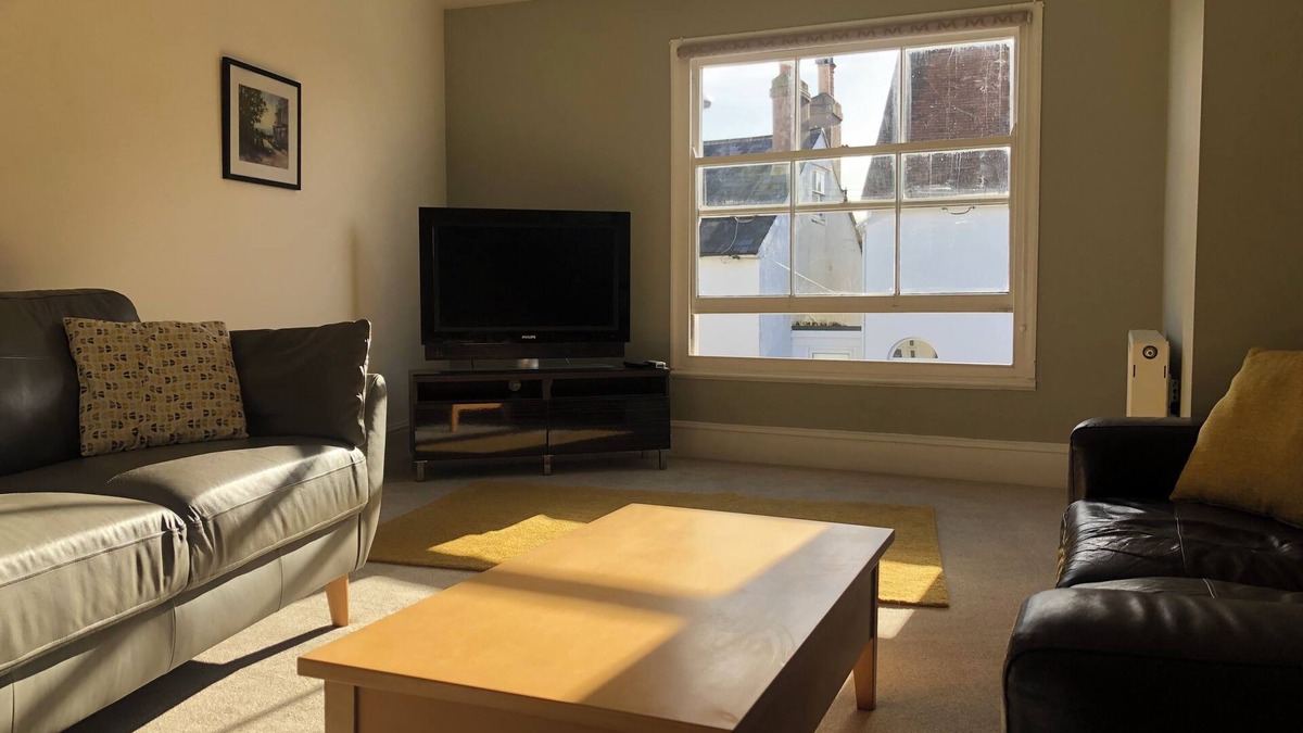 Clayton Apartment | Stunning large 3 bedroom apartment with parking space and secluded roof terrace
