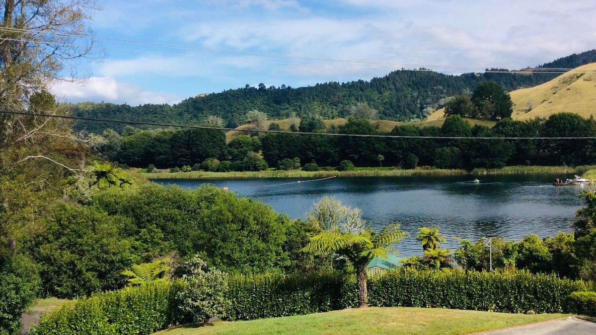 Lake Okareka Apartment | Stunning Large Apartment overlooking Lake Okareka