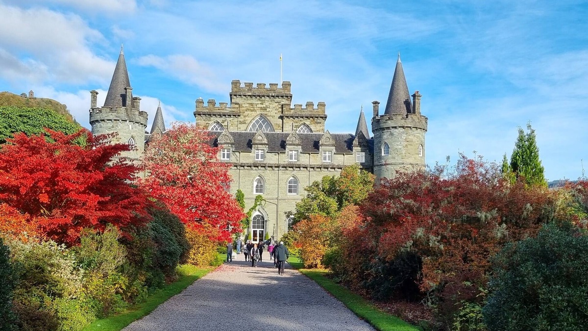 Milngavie House | Stunning Large Garden Villa 7BR (Sleeps25) - nr Loch Lomond and Glasgow
