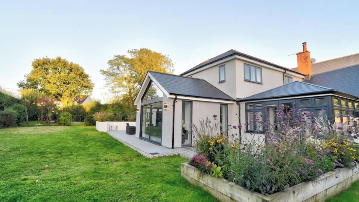 Great Leighs House | Stunning large house in Green Dunmow