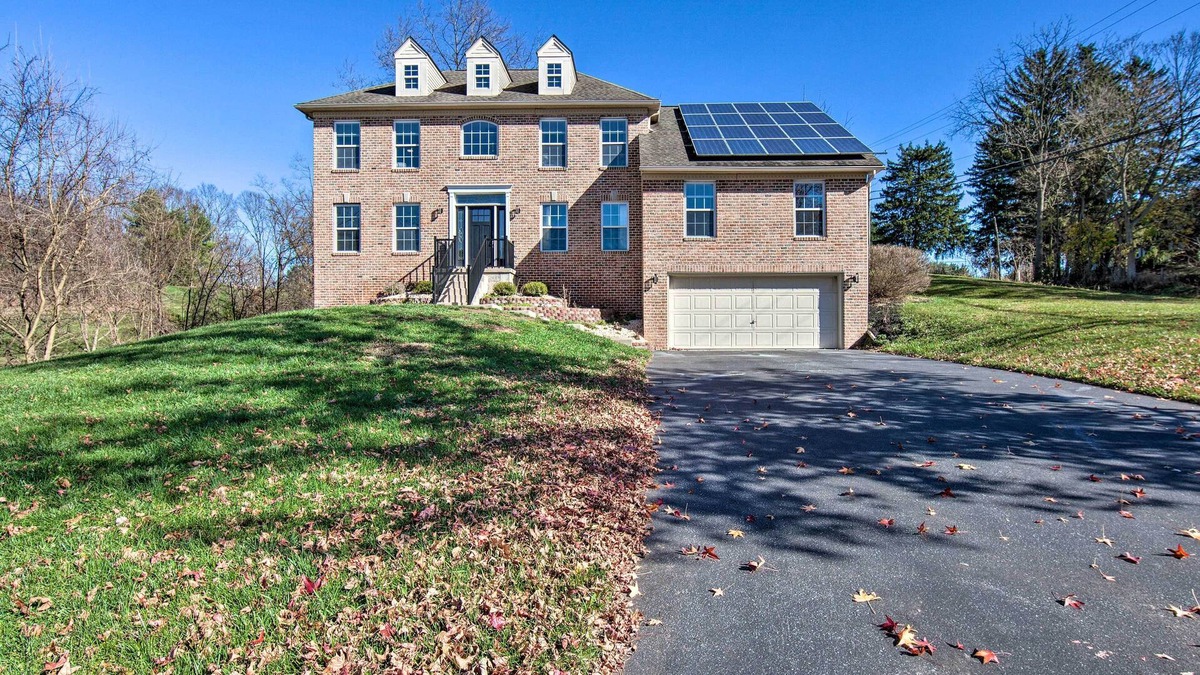 Lewisberry House | Stunning Lewisberry Gem ~ 6 Mi to Ski Resort!