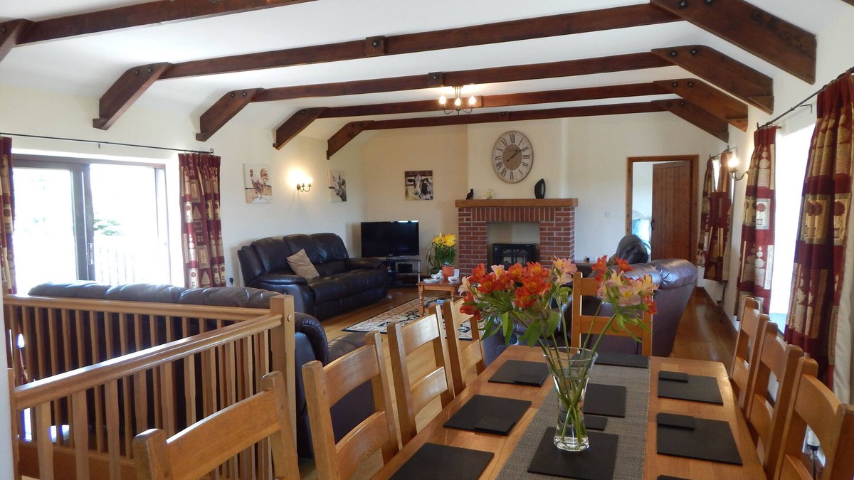 Golant House | Stunning location, superior quality barn, open all year, swimming pool, hot tub