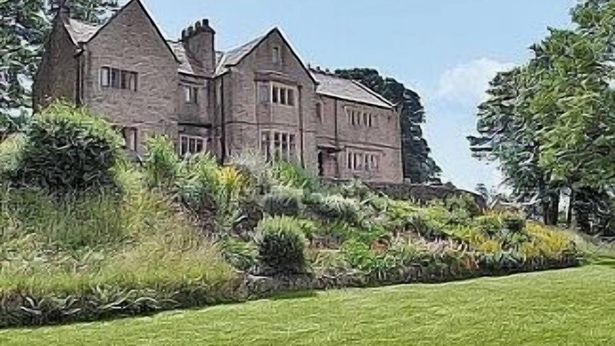 Little Hayfield Cottage | Stunning location with fantastic walking, mountain-biking, wildlife - and wifi.