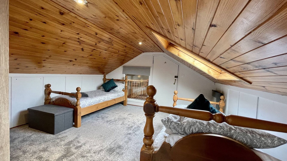 Arrochar House | Stunning Lochside Lodge at the Foot of The Cobbler