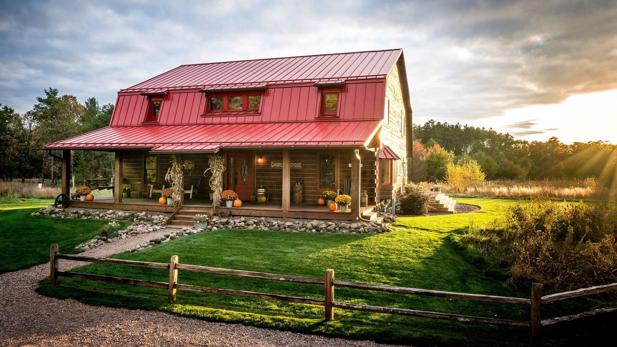 Nekoosa House | Stunning Log Cabin in native prairie woodland setting