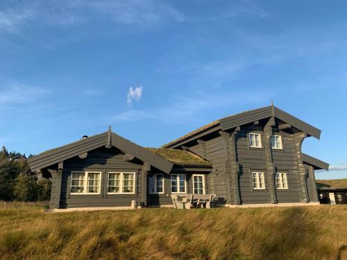 B House | Stunning log cabin at Lifjell with lots of charms