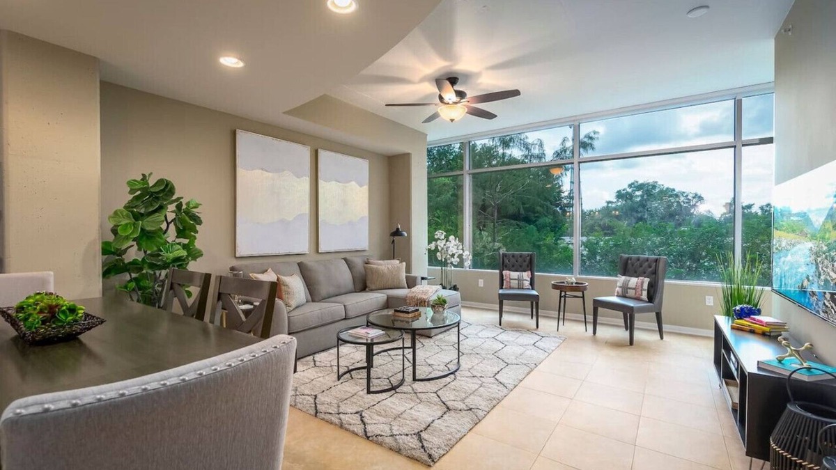 South Eola Condo | Stunning & Luxurious 2Bed/2Bath w/open floor plan!