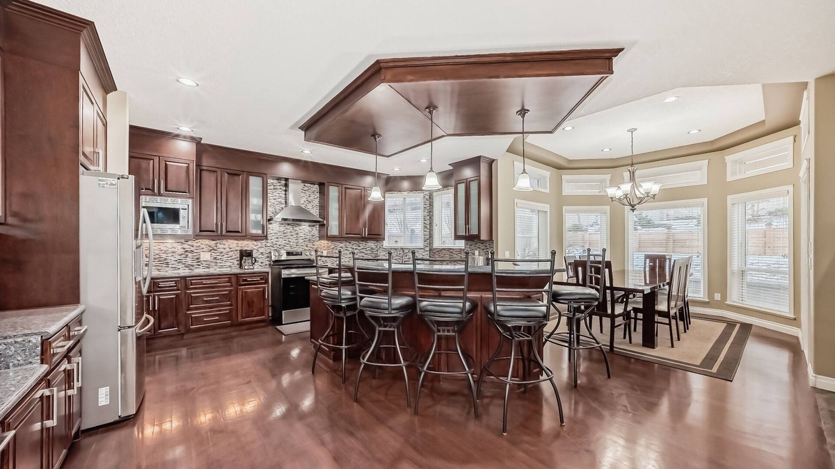Symons Valley House | Stunning Luxury Home with Private Balcony & Double Garage