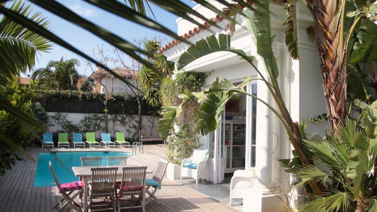 Passeig Maritim Villa | Stunning luxury villa with saline pool, 1 minute walk to beach ,family friendly