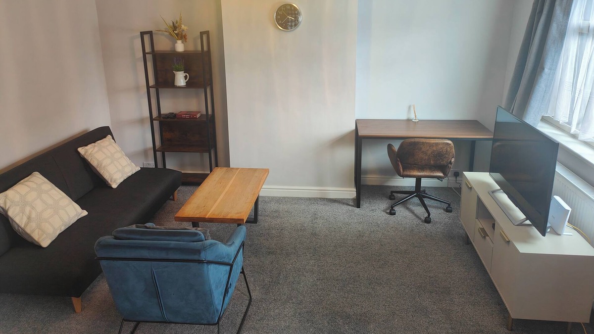 Bushey Apartment | Stunning maisonette