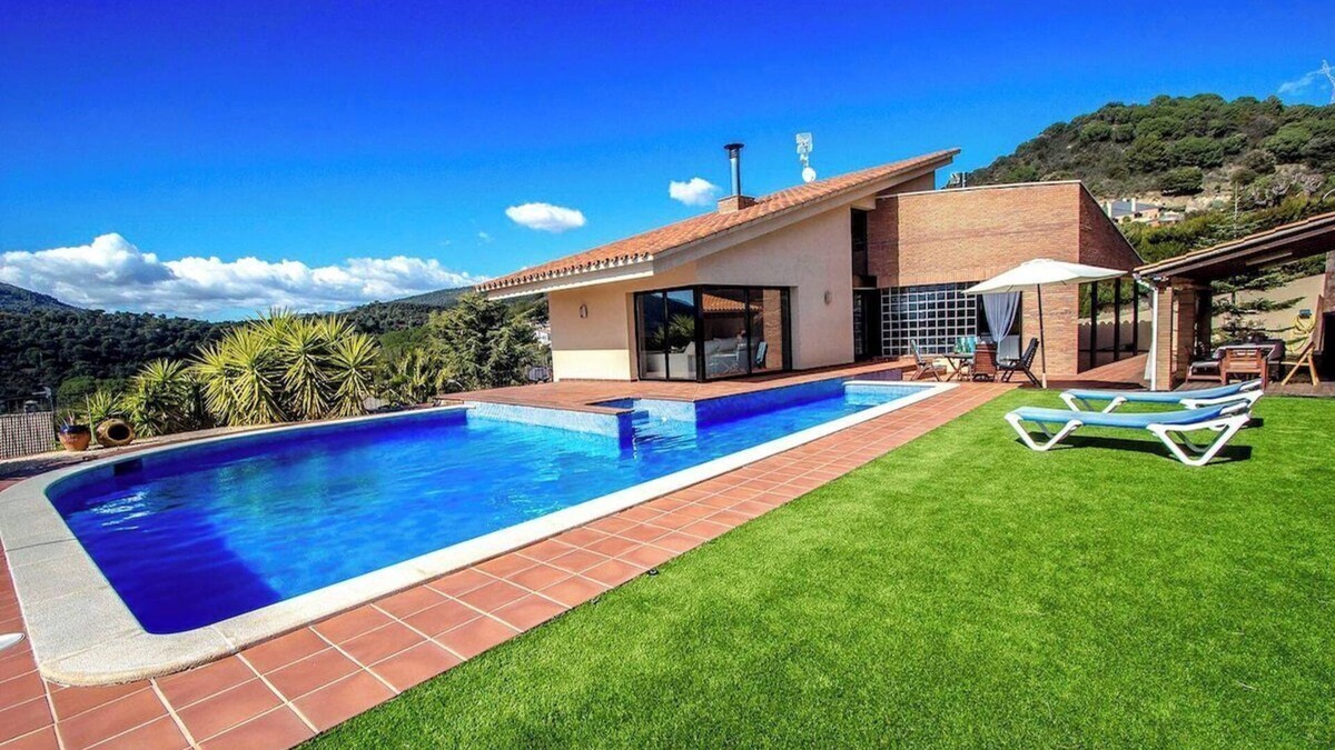 Caldes de Montbui Villa | Stunning modern villa - just half hour to Barcelona!