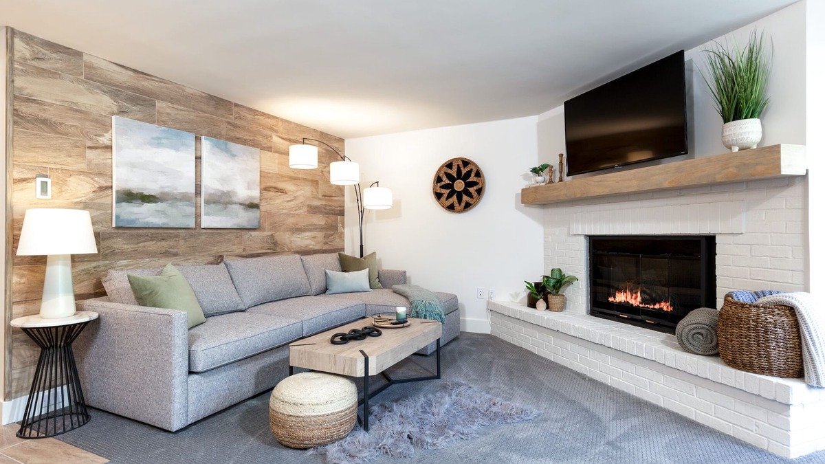 Snowmass Village Condo | Stunning & Modern Family-Friendly Slopeside Retreat in the Heart of Snowmass!