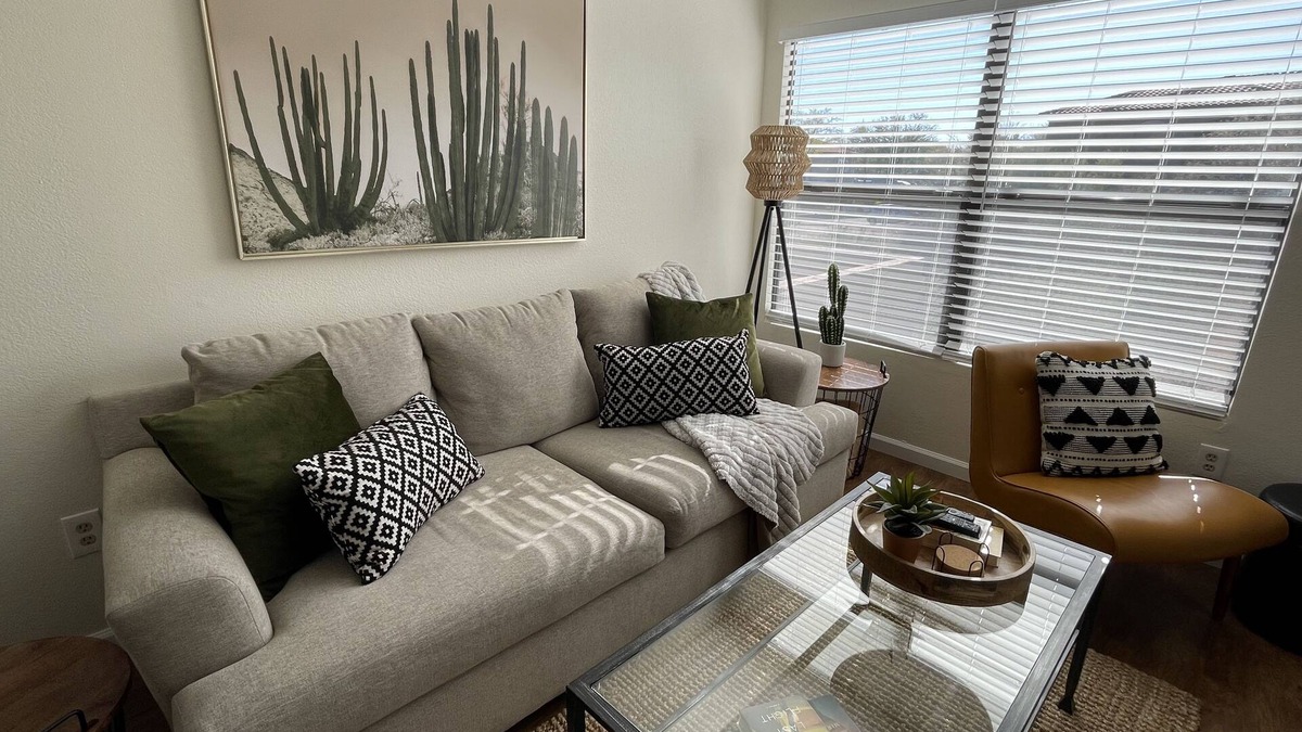 Tucson Condo | Stunning, modern 2BR in coveted Greens! View, Pool + Fitness!