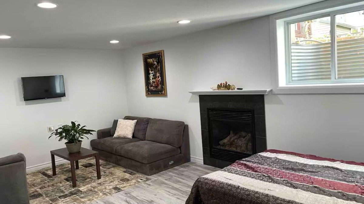 London House | Stunning/Modern Basement Unit