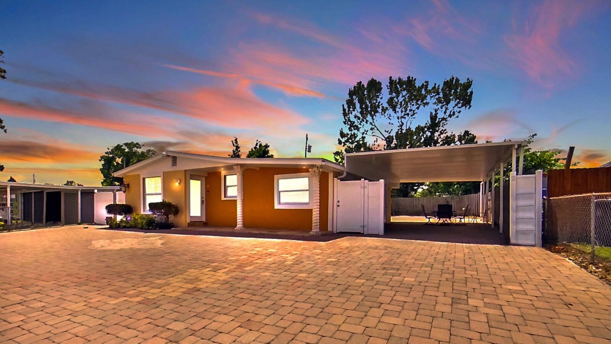Pinecrest West Park Villa | Stunning Modern Home!