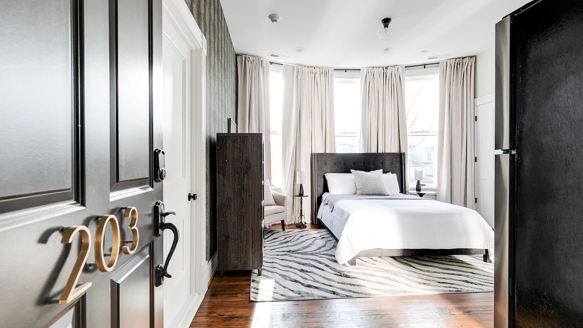 Church Hill Apartment | Stunning Modern Studio Will Take Your Breath Away