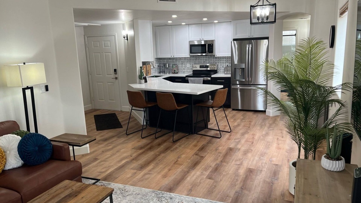 Paradise Valley Village Condo | Stunning Modern Condo Paradise Valley/Scottsdale