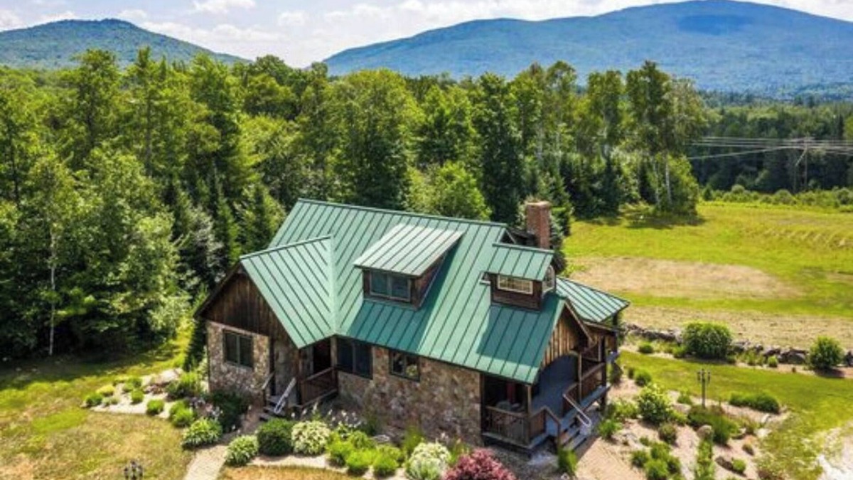 Mount Holly House | Stunning Mountain and Water Views Minutes to Okemo