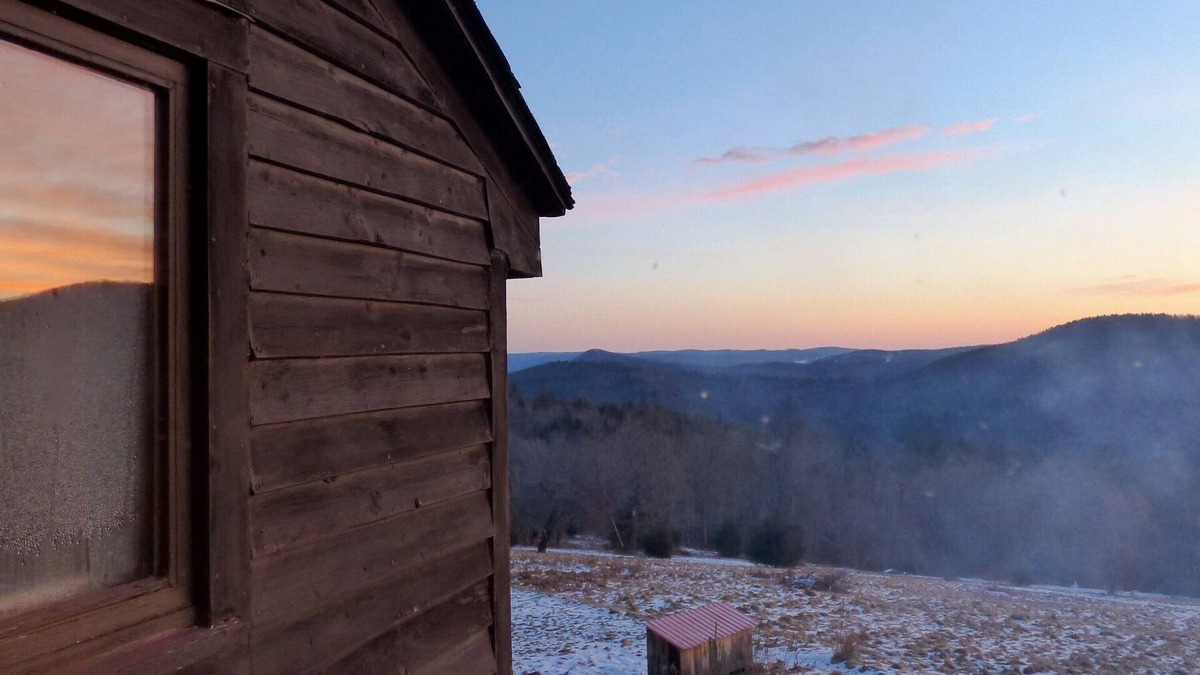 Hawley Cabin | Stunning mountain top lodge, Ideal for groups of all kinds, 4 -season fun