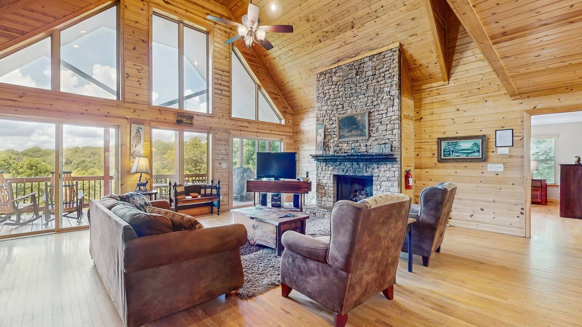 Ridgeline Vistas Cabin | Stunning mountain cabin w/free WiFi/private hot tub/gameroom/gas fireplace