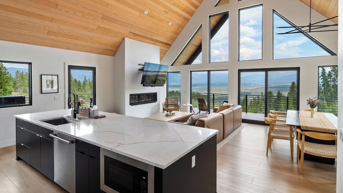 Winter Park Highlands Ski Chalet | Stunning Mountain Views w/Hot Tub