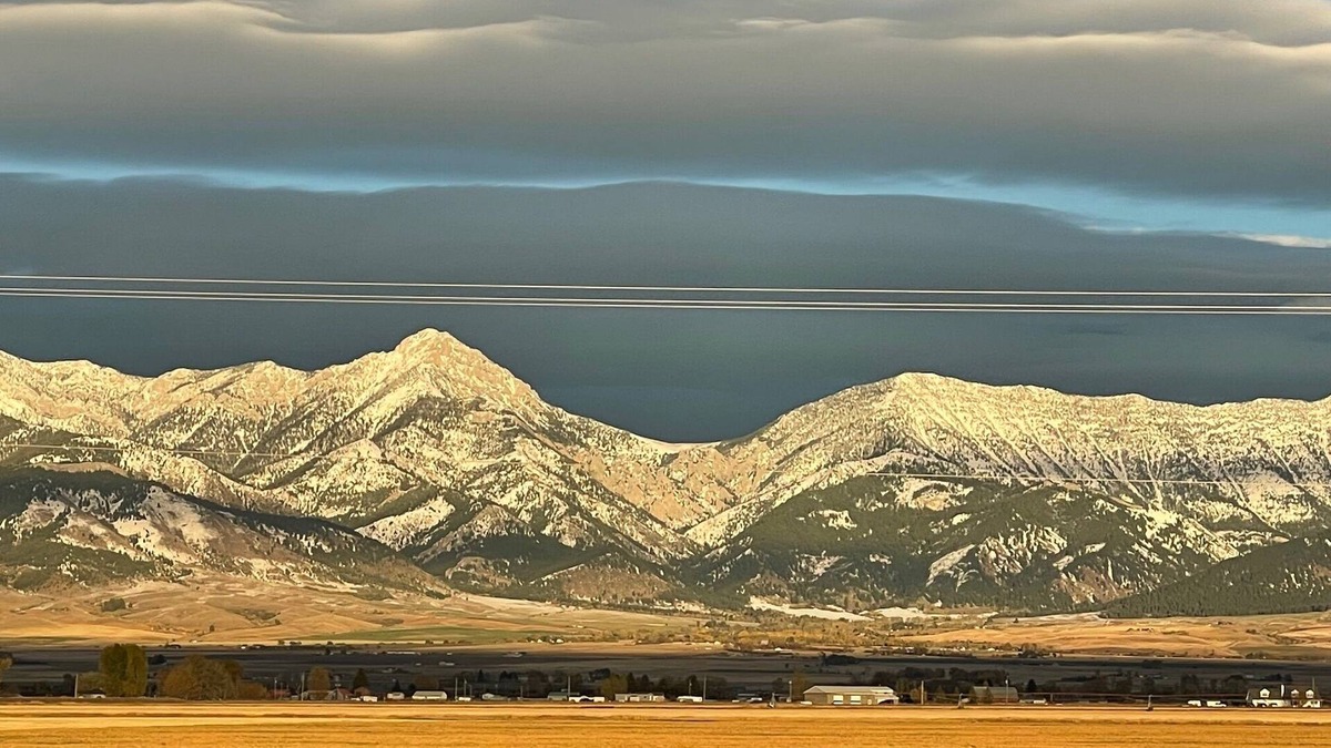 Belgrade Condo | Stunning Mountain View 3 Bedroom Barndominium in Belgrade, MT.