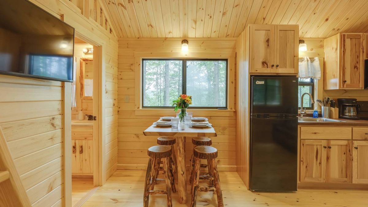 Cowanesque Cabin | Stunning Mtn Views: Middlebury Center Retreat!