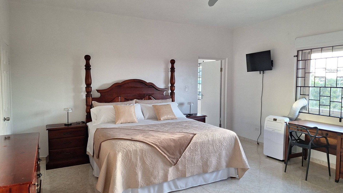 Green Island Apartment | Stunning Nature-Views Studio Apartment