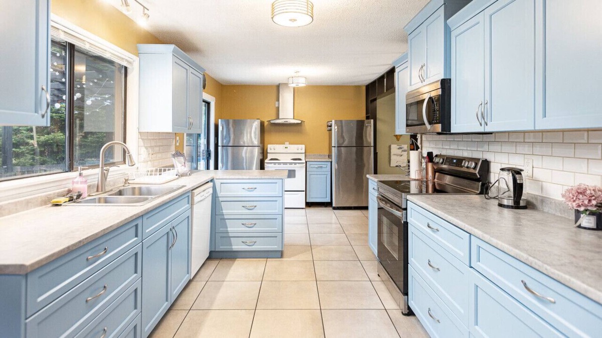 Regional District of Nanaimo House | Stunning Nautical 6BED Family Home in Nanaimo