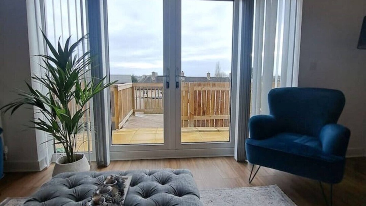 Seacroft House | Stunning New Modern Home in Seacroft