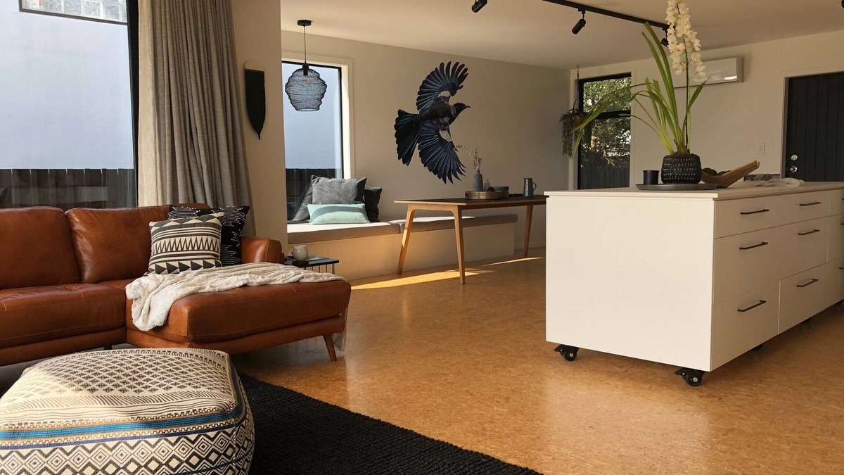 Omanu House | Stunning NEW property close to beach, views to Mount, spa and all the mod cons.