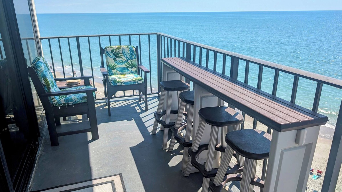 Garden City Condo | Stunning OCEAN FRONT Large 2 bedroom SUITE with breathtaking views