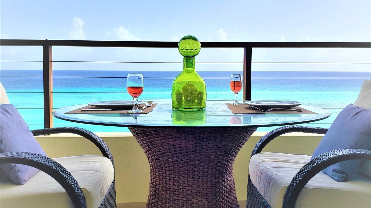 West Coast Condo | Stunning Ocean Front Views and location