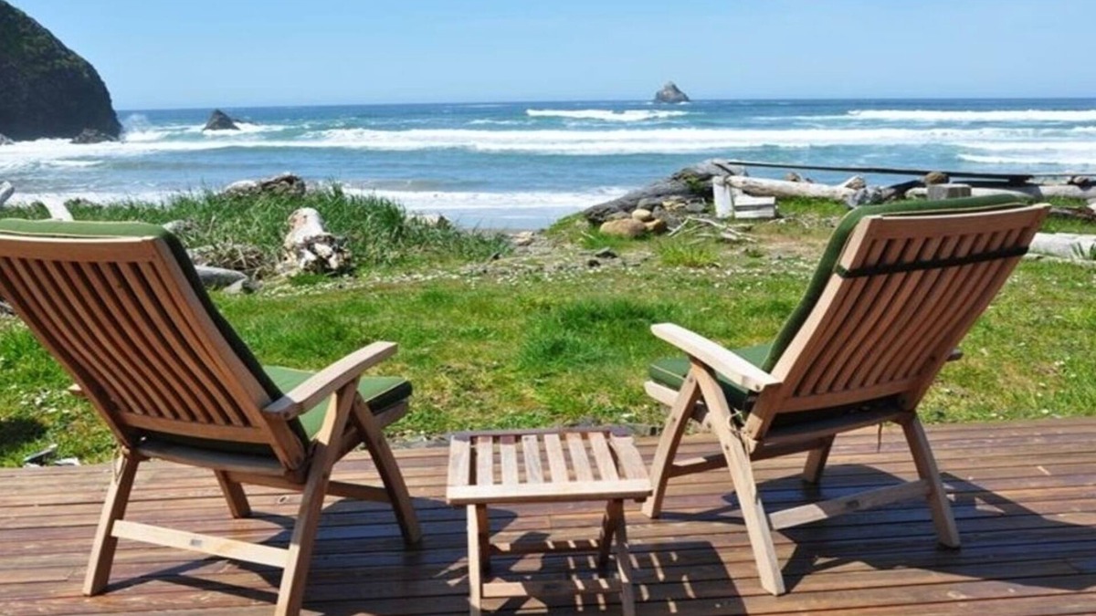 Arch Cape House | Stunning Ocean-front property, 5 Bedrooms + Den, 3 full Baths, Sleeps 14.