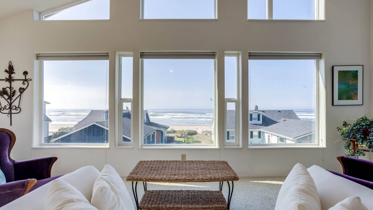 Yachats House | Stunning Ocean View, Sandy Beach, Dog Friendly!