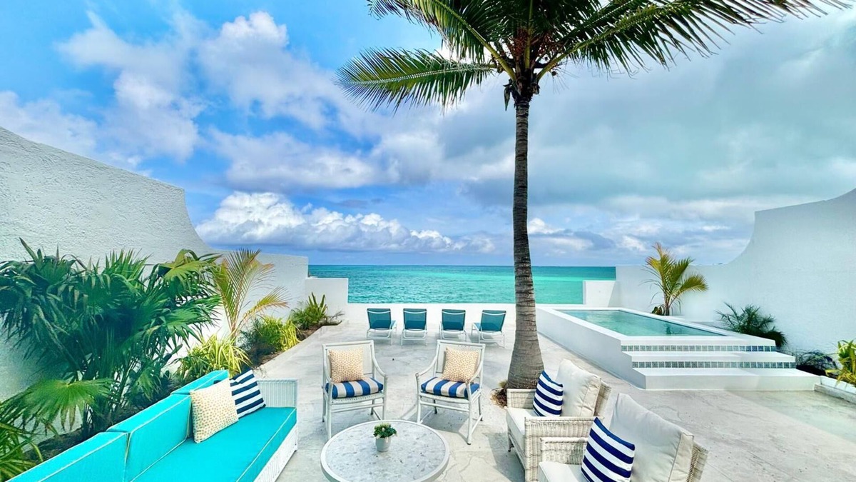 Nassau House | Stunning Oceanfront 3 bedroom house with Generator and Pool Heater!