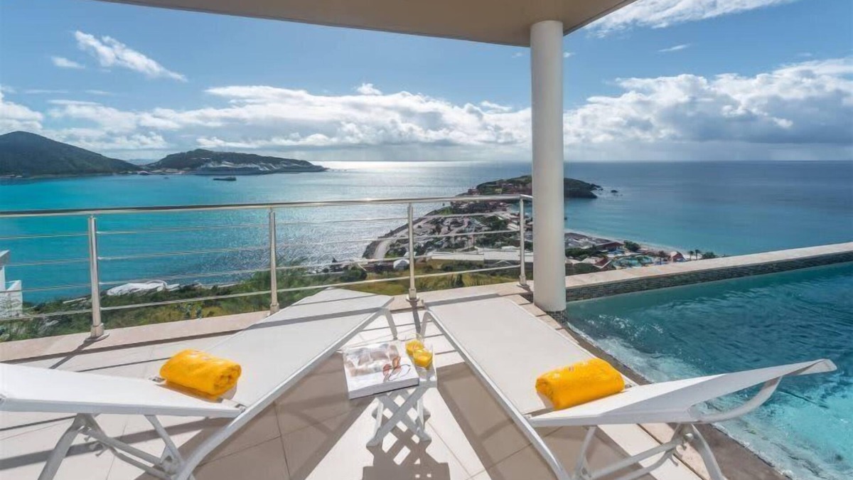 Belair House | Stunning Oceanview Villa with Private Pool