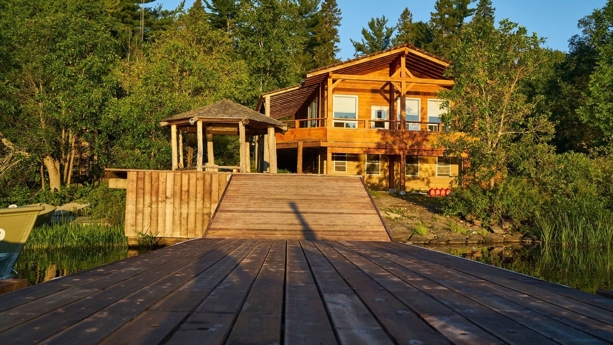 Timiskaming District Cabin | Stunning off grid cabin by the water!