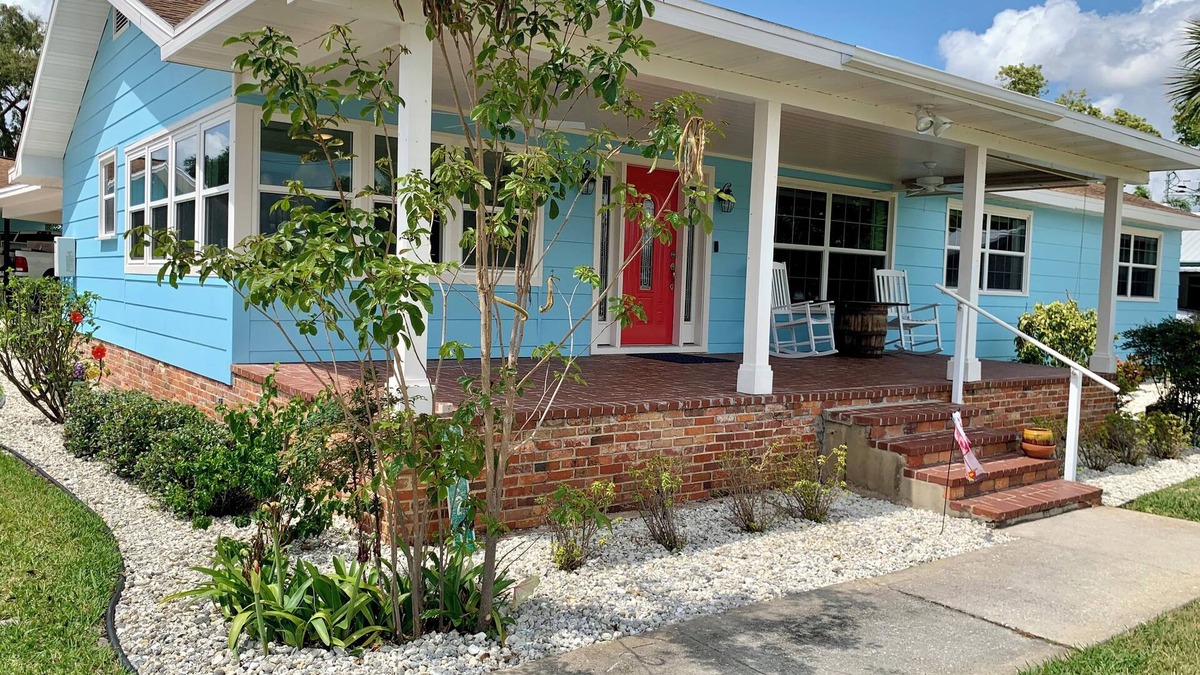 Sebring House | Stunning, 'Old Florida' lake house in Sebring, Florida with private dock!