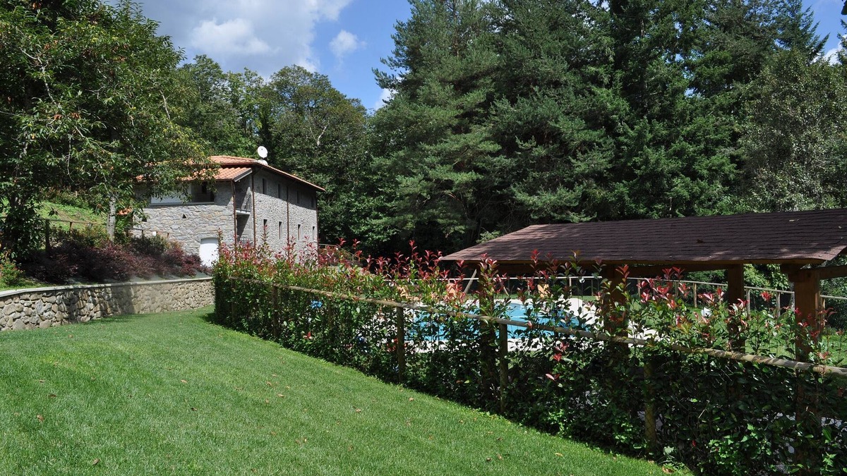 San Rocco in Turrite Villa | Stunning Old Stone Tuscan Villa near Lucca & Pescaglia with a great private pool