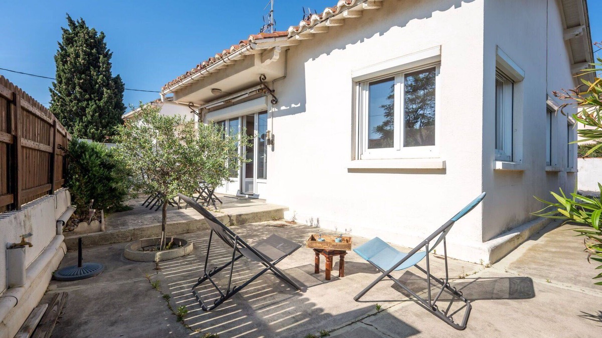Le Grand Large House | Stunning private villa for 6 people with WIFI, A/C, TV, terrace, pets allowed and parking