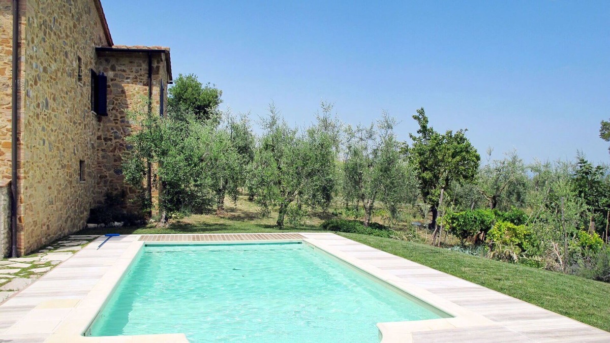 Castel San Gimignano House | Stunning private villa for 8 people with private pool, WIFI, TV, patio and parking