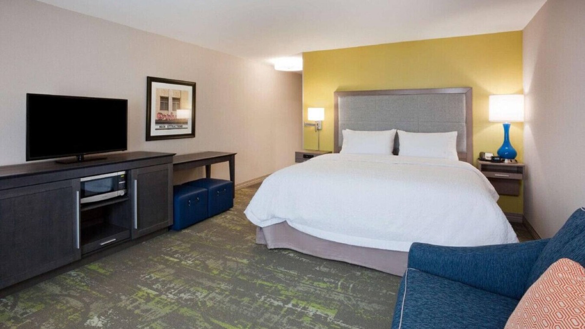 Sioux City House | Stunning Pet-Friendly Room W/ Homelike Comforts
