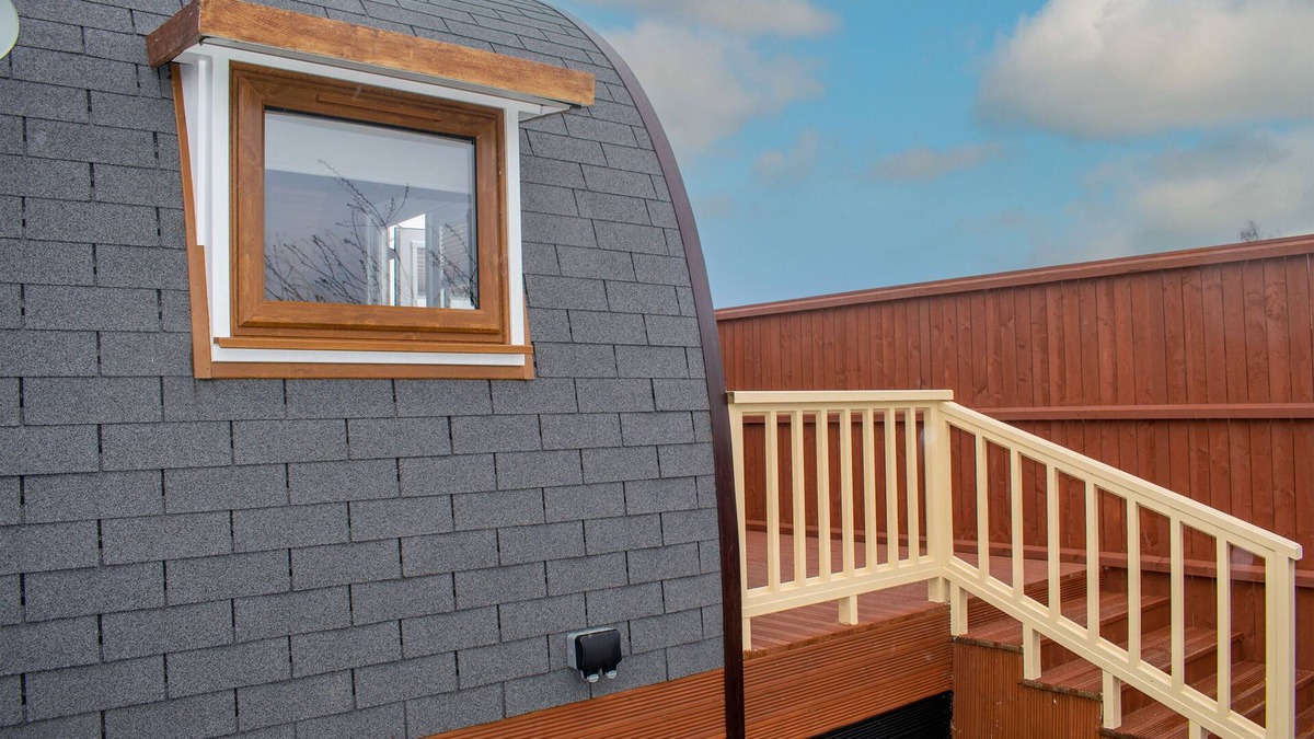 Trowse Newton Cabin | Stunning Pod 4 with Countryside view
