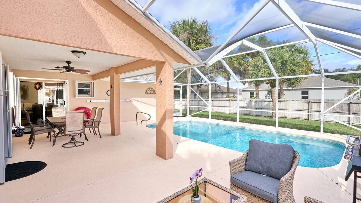 Sebastian Highlands House | Stunning pool home with lanai-comforts/space for whole family