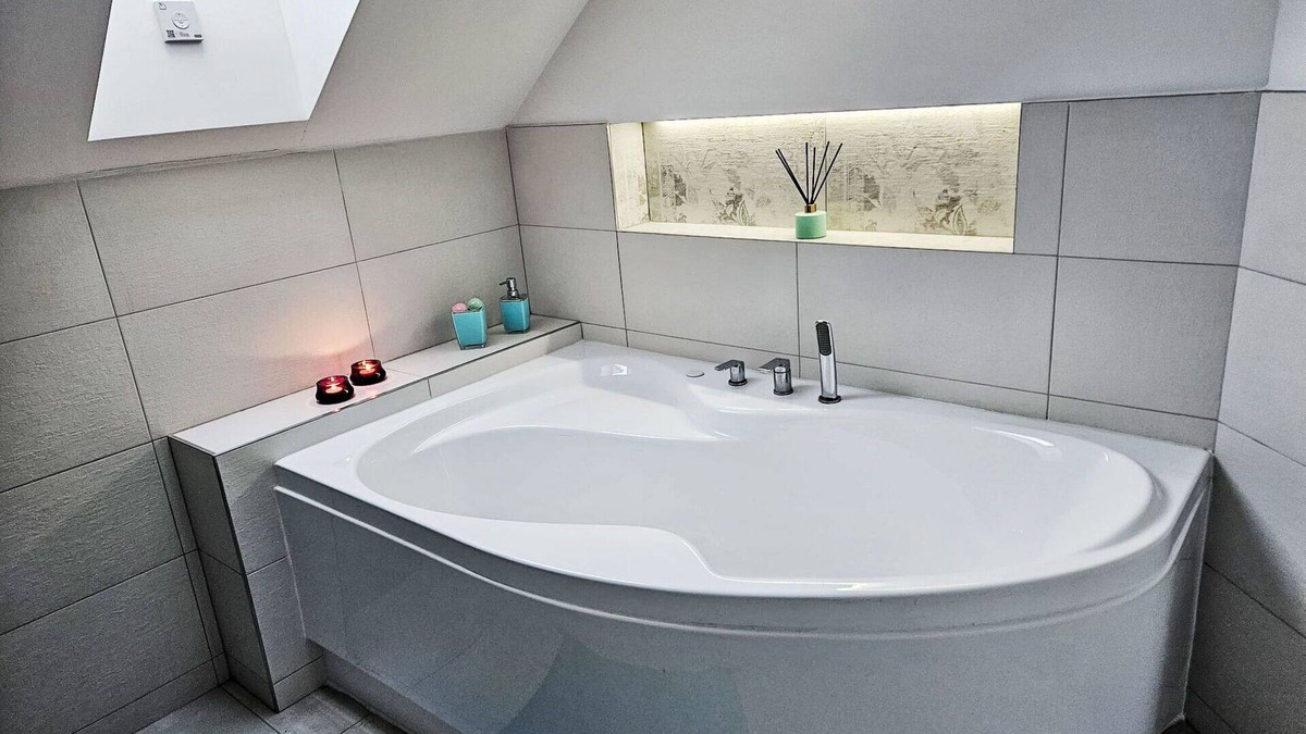 Zlate Hory House | Stunning private villa for 4 people with WIFI, TV, patio, pets allowed and parking